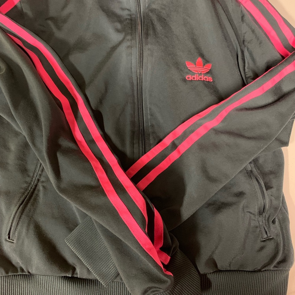 Adidas jacket . - Picture 2 of 5